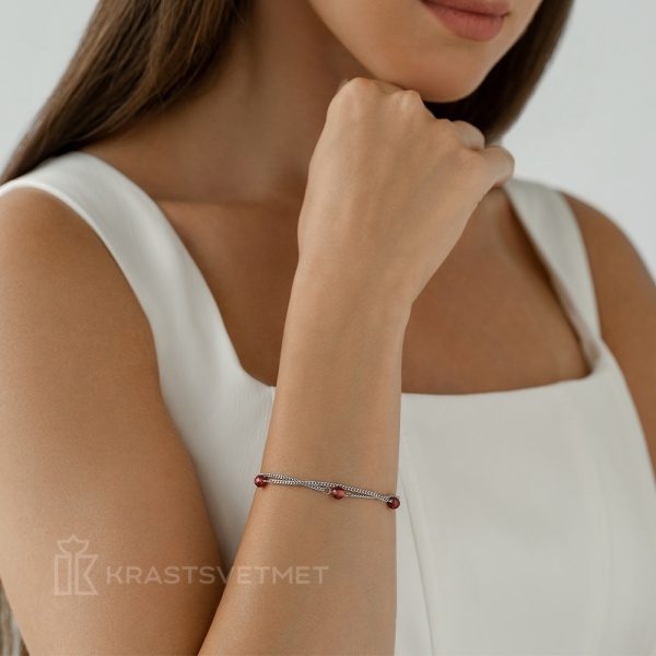 Браслет из серебра с гранатом